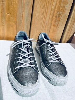 Katla sneakers by Wolky